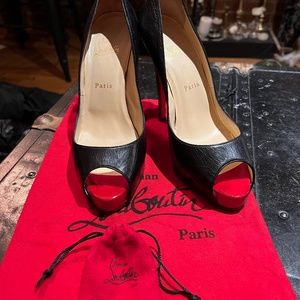 Christian Louboutin Very Prive 120 Peep-Toe Pumps Size 40